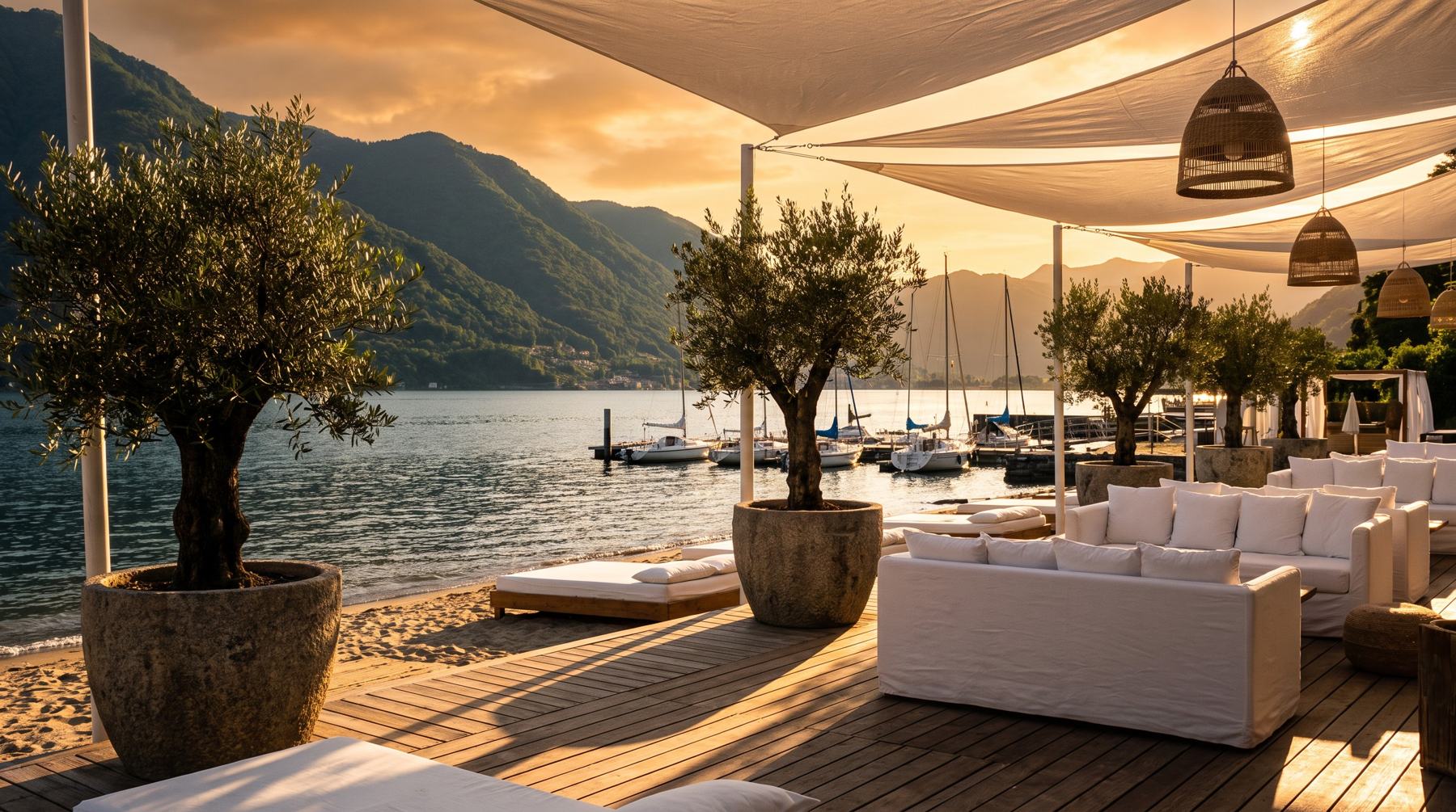 Lounge sul lago al tramonto